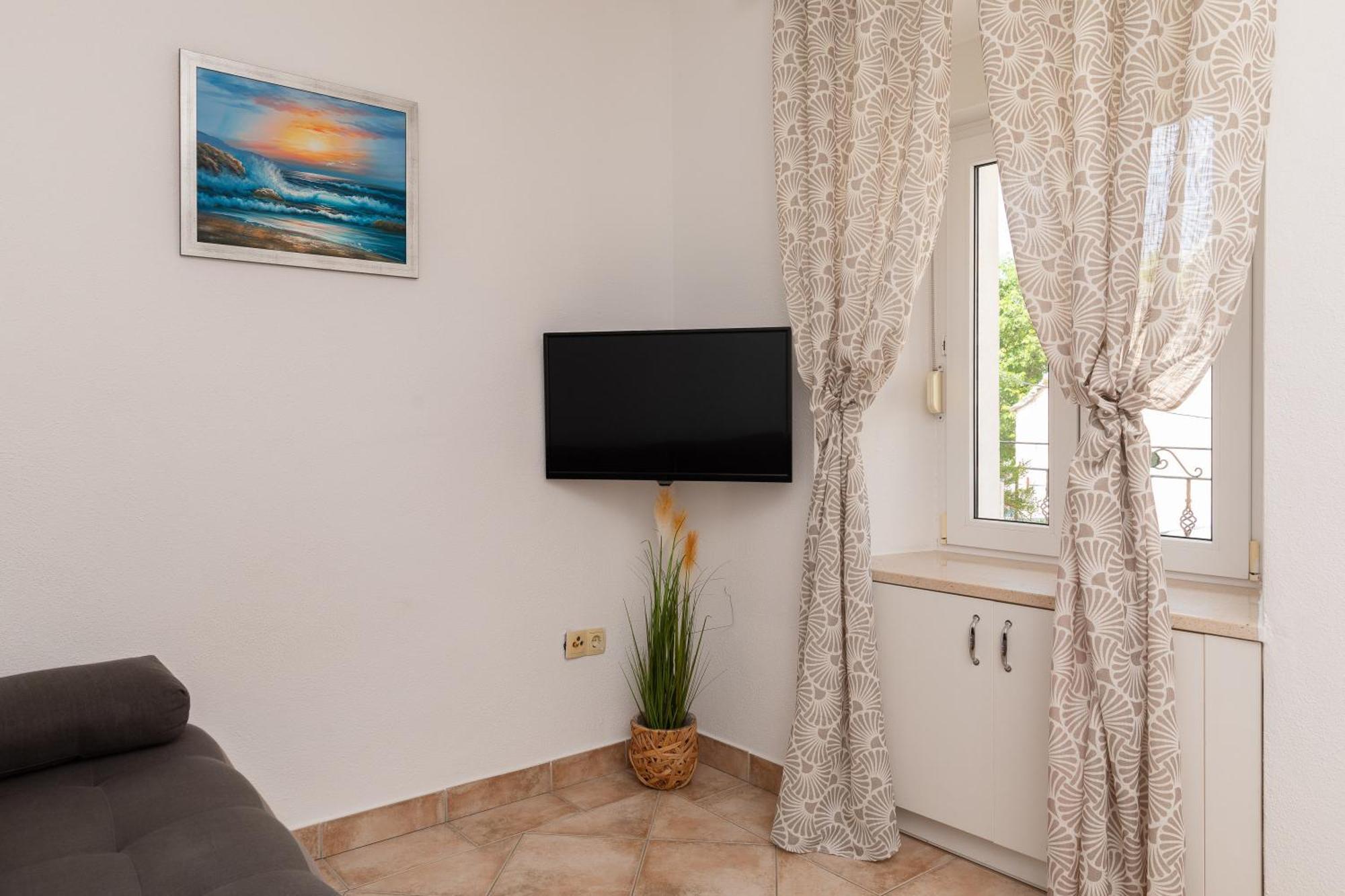 Galatea - Town Centre With Free Parking Apartman *