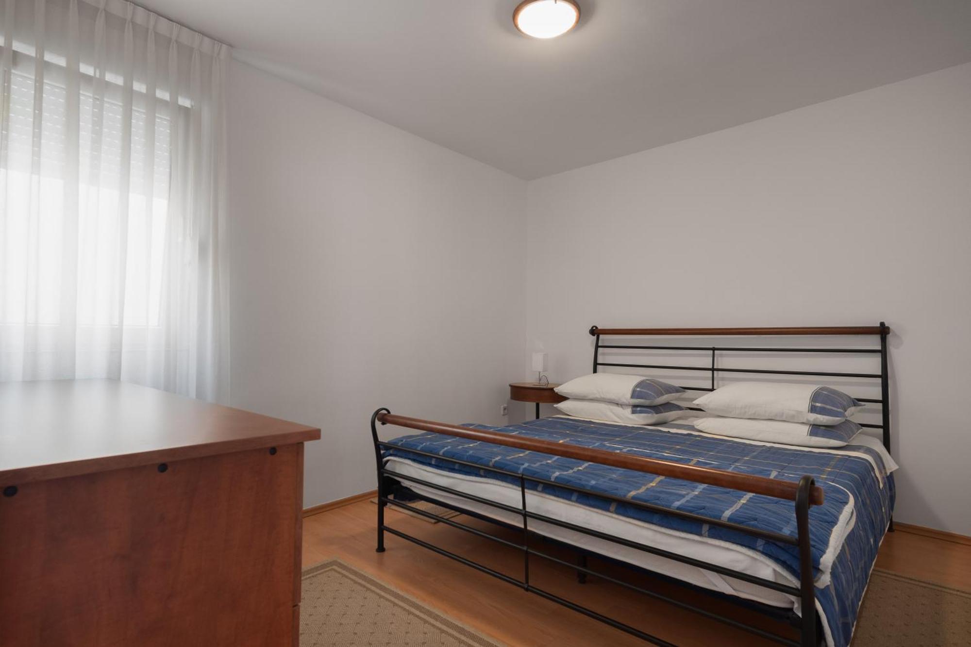 Apartment Galatea - Town Centre With Free Parking