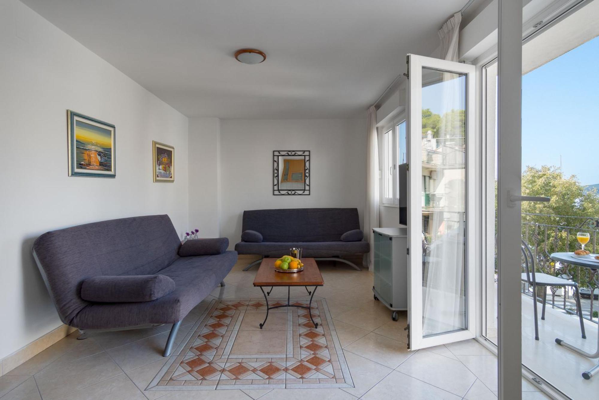 Galatea - Town Centre With Free Parking Apartment