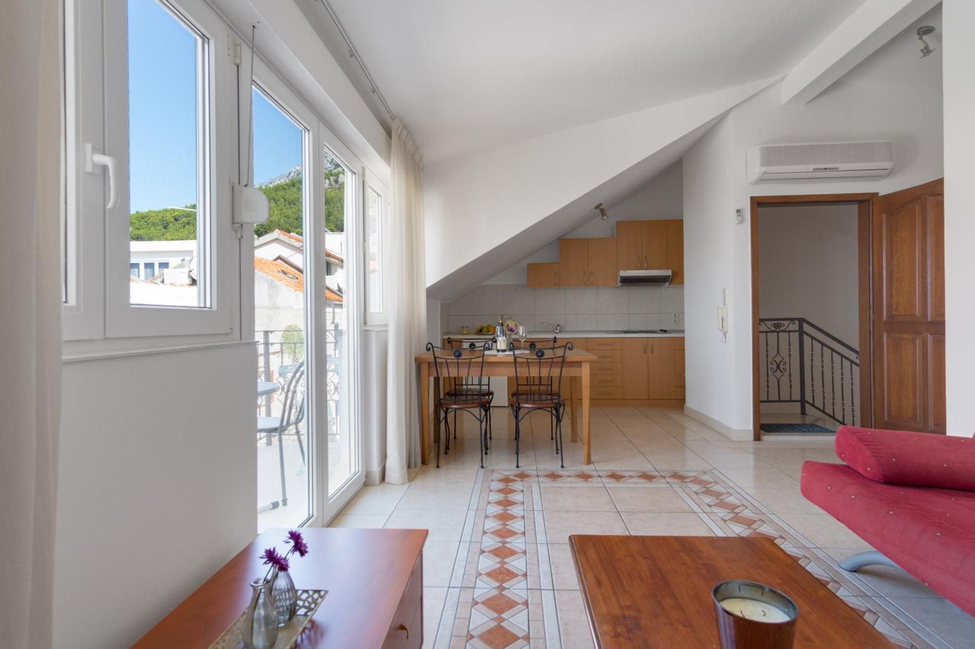 Galatea - Town Centre With Free Parking Apartment