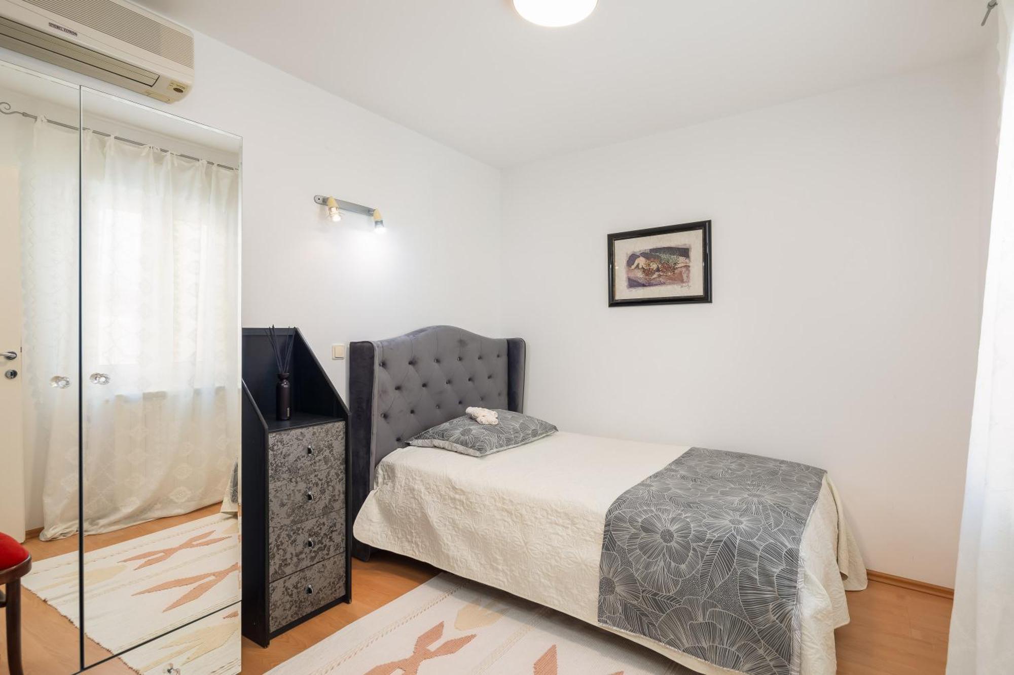 Galatea - Town Centre With Free Parking Apartment