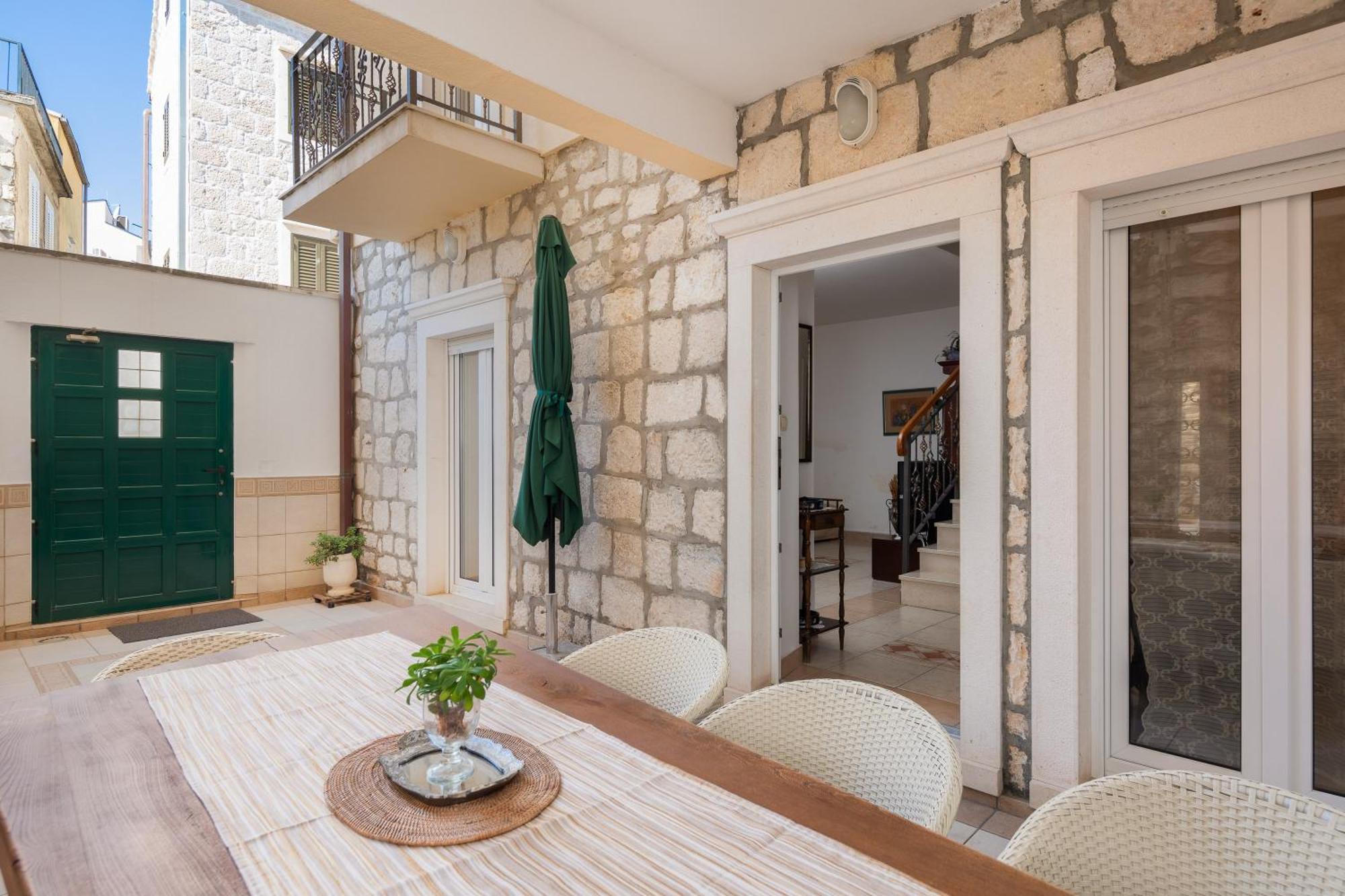 Apartment Galatea - Town Centre With Free Parking *